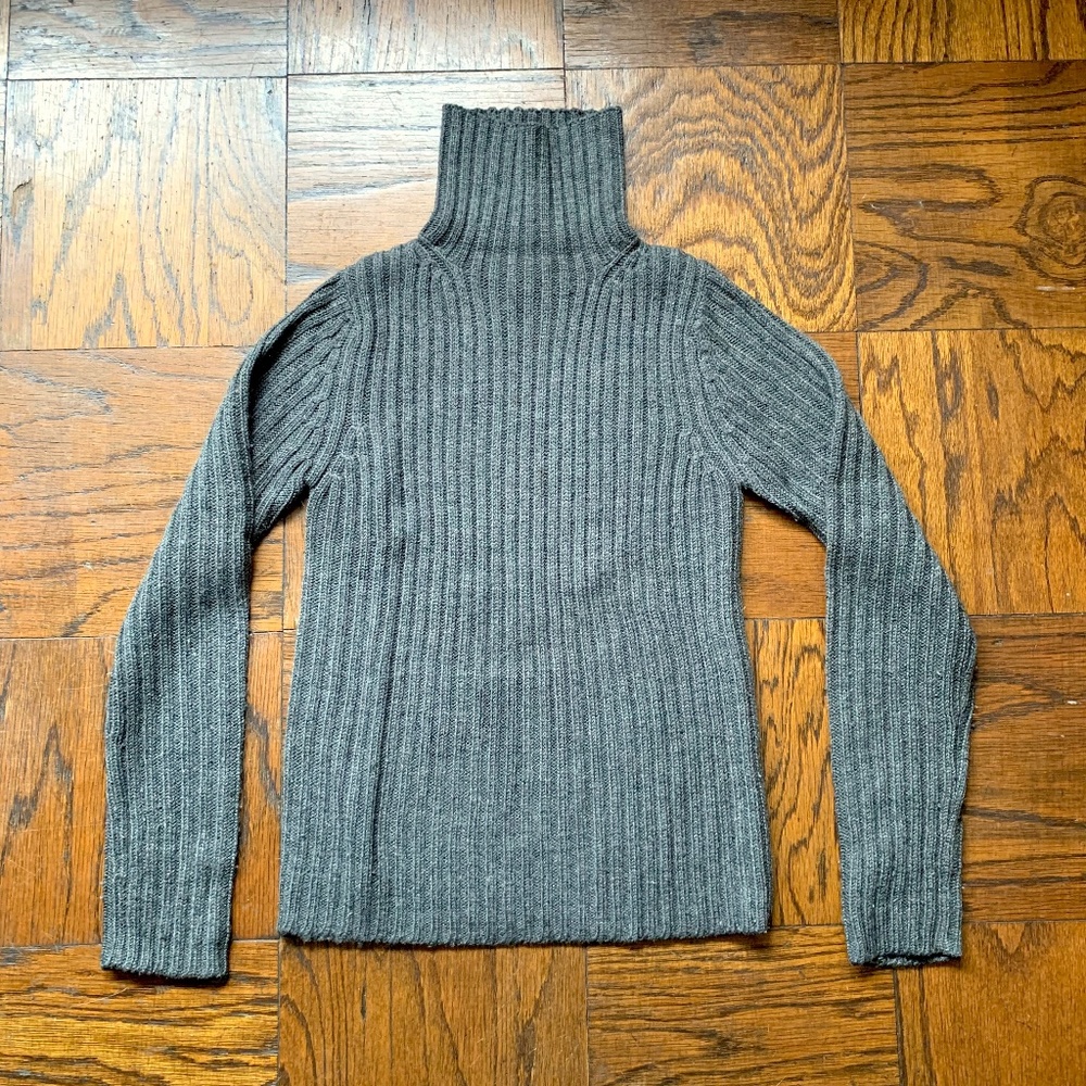 GAP Gray Ribbed Turtleneck Sweater
